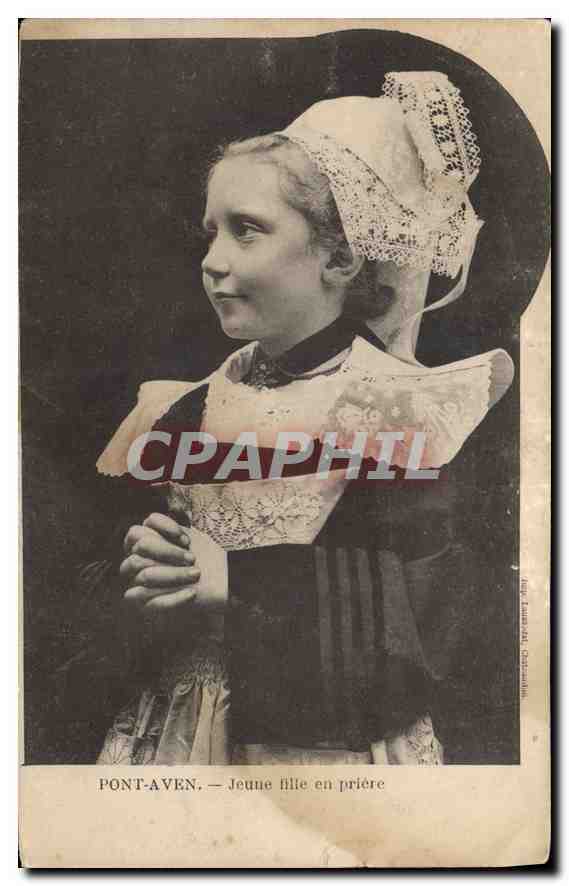 CPA Pont Aven Jeuue fille en priere 