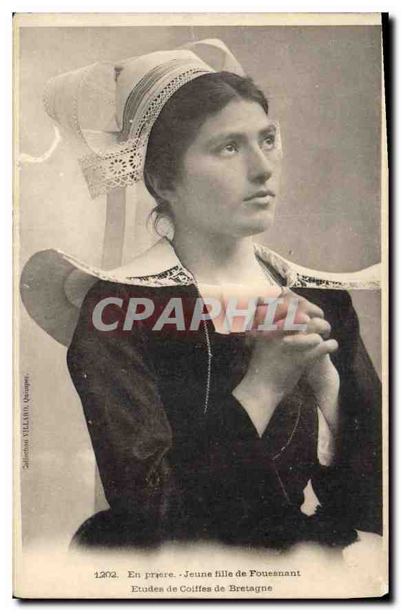 CPA En Prere Jeune fille de Fouesnant Etudes de Coiffes de Bretagne 