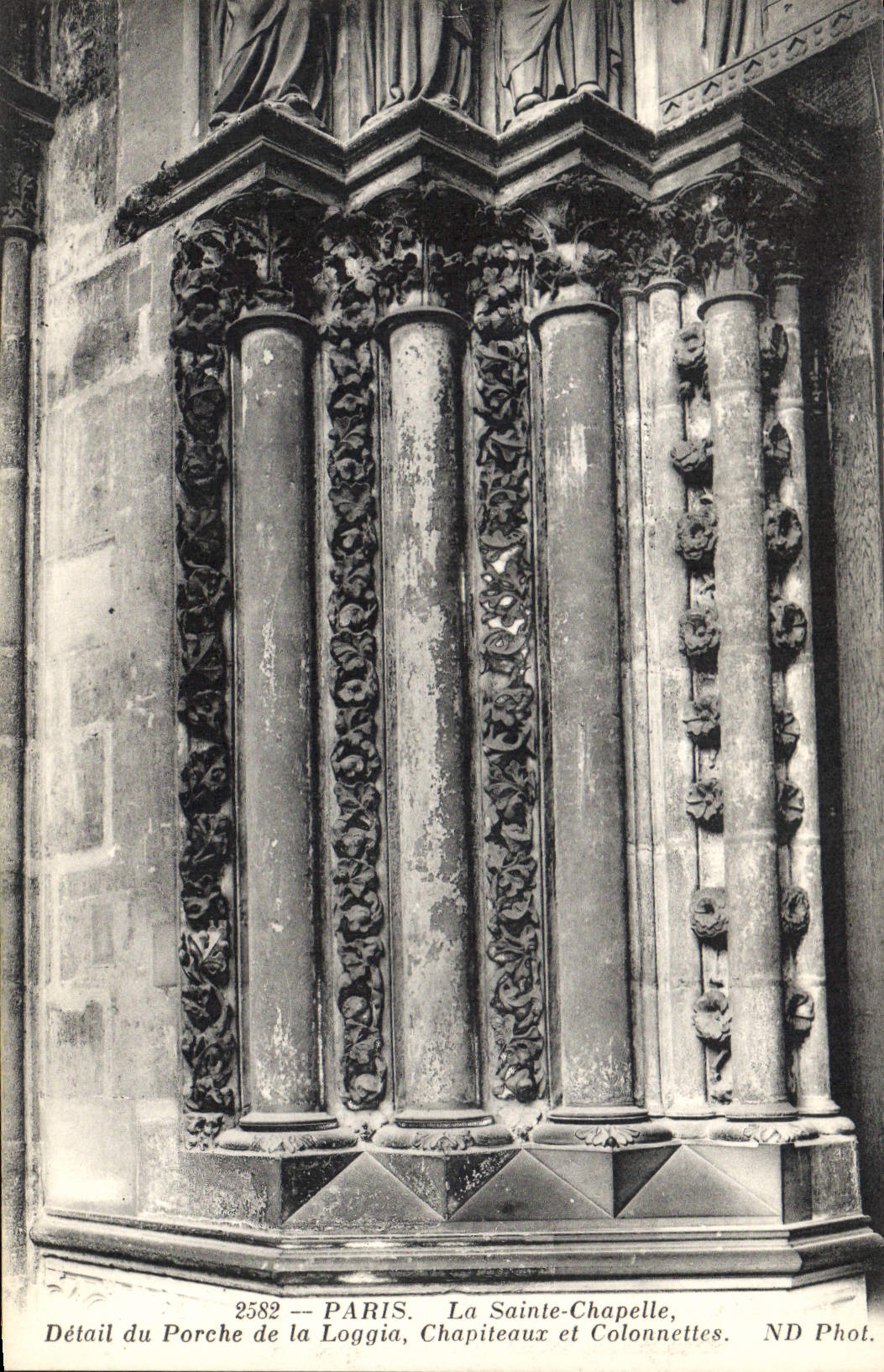 CPA Paris La Sainte Chapelle Detail du Porche de la Loggia Chapiteaux et Colonnettes 