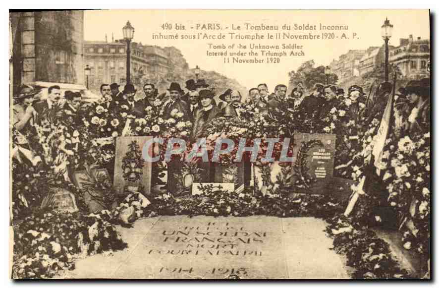 CPA Paris La Tombeau du Soldat Inconnu inhume sous l'Arc de Triomphe 