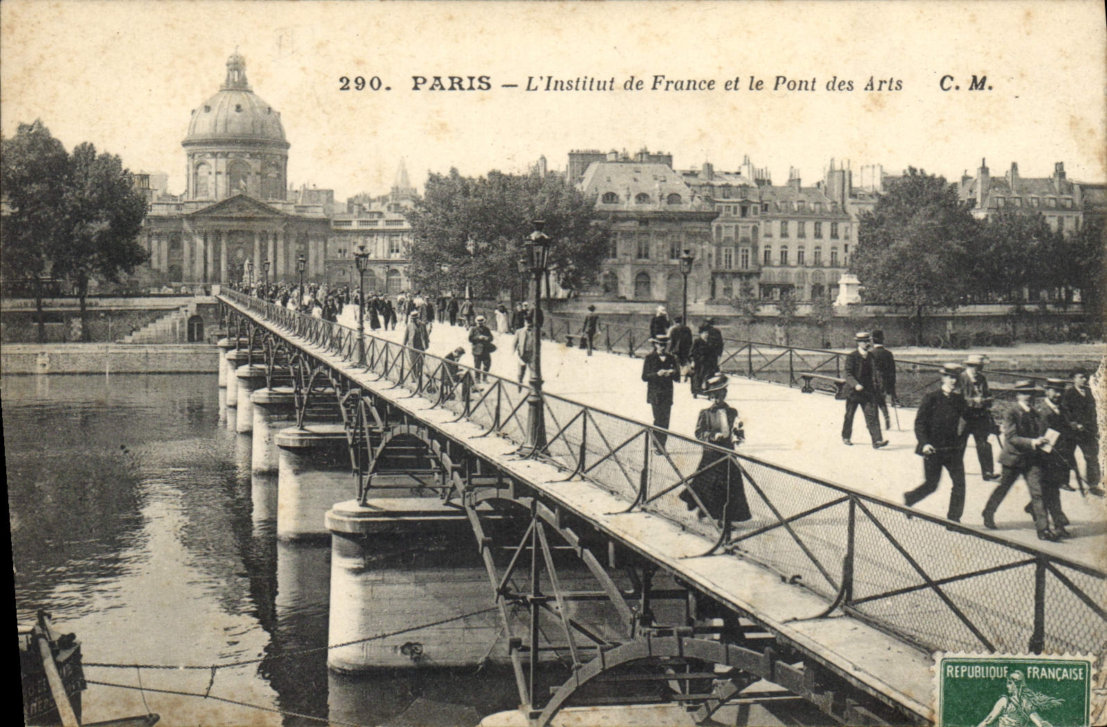 CPA Paris l'Institut de France et le Pont des Arts 