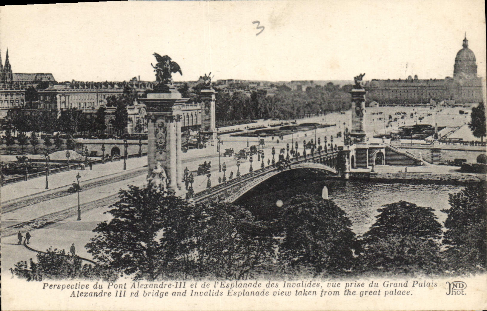 CPA Perspective du Pont Alexandre III et de l'Esplanade des Invalides vue prise du Grand Palais 