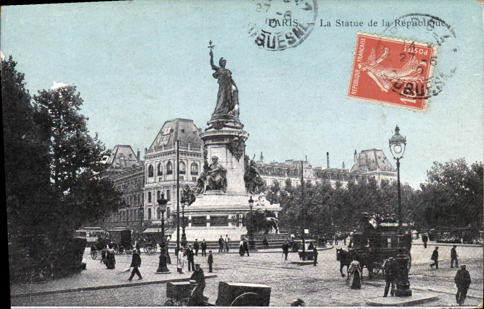 CPA Paris La Statue de la Republique 