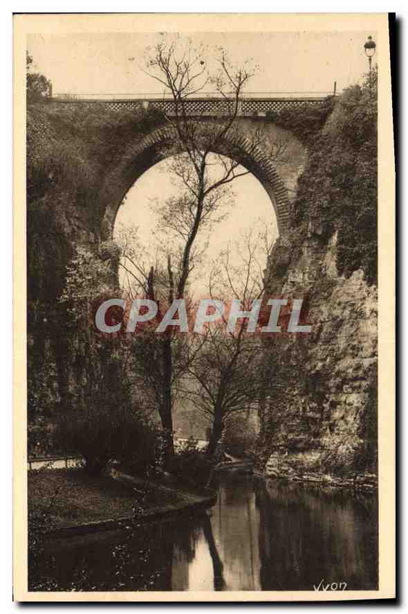 CPA Paris en Flanant Parc des Buttes Chaumont 
