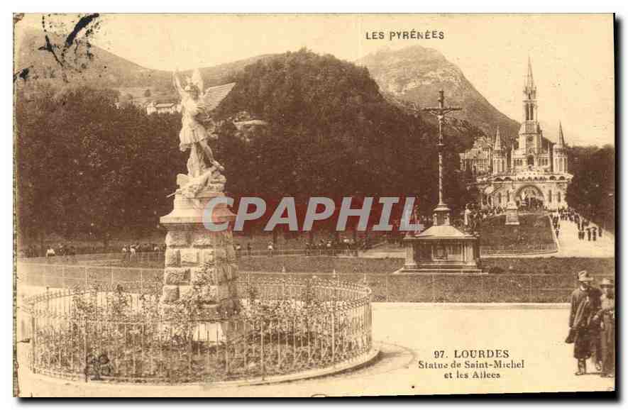 CPA Lourdes Statue de Saint Michel et les Allees 
