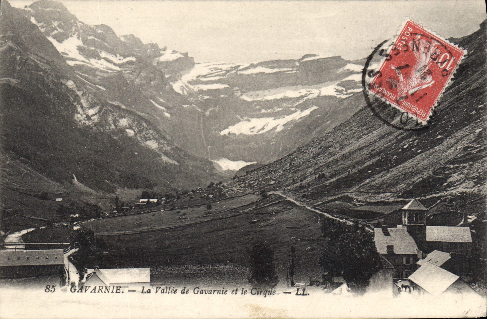 CPA Gavarnie La Vallee de Gavarnie et le Cirque 
