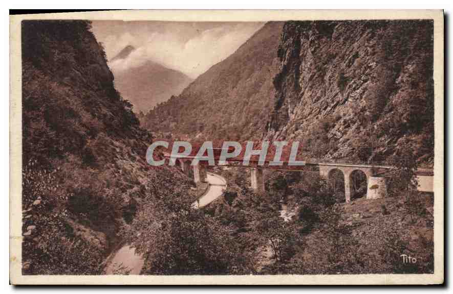 CPA Les Pyrenees Route de Cauterets a Pierrefitte Le Pont de Meyaba 