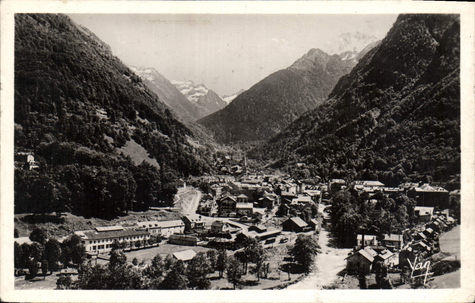 Gauterets — Vue générale prise du Manetton Vert — Edition Photo Quinault - Lourdes n°104