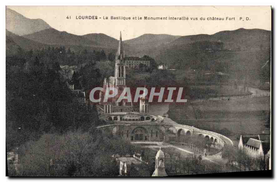 CPA Lourdes La Basilique et le Monument interaille vus du Chateau Fort 