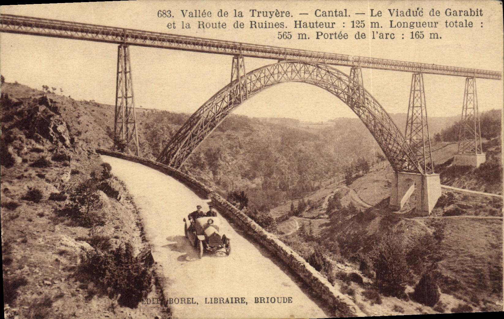 CPA Vallee de la Truyere Cantal Le Viaduc de Garabit et la Route de Ruines 
