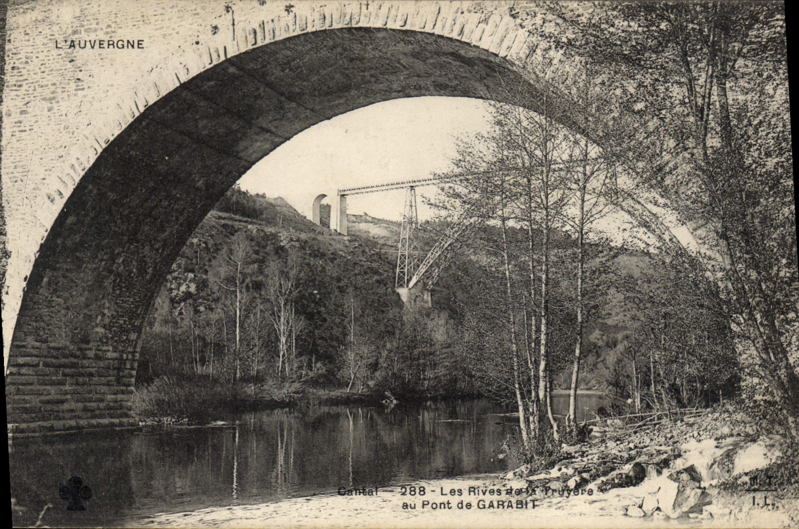 CPA L'Auvergne Les Rives Truyere au Pont de Garabit 
