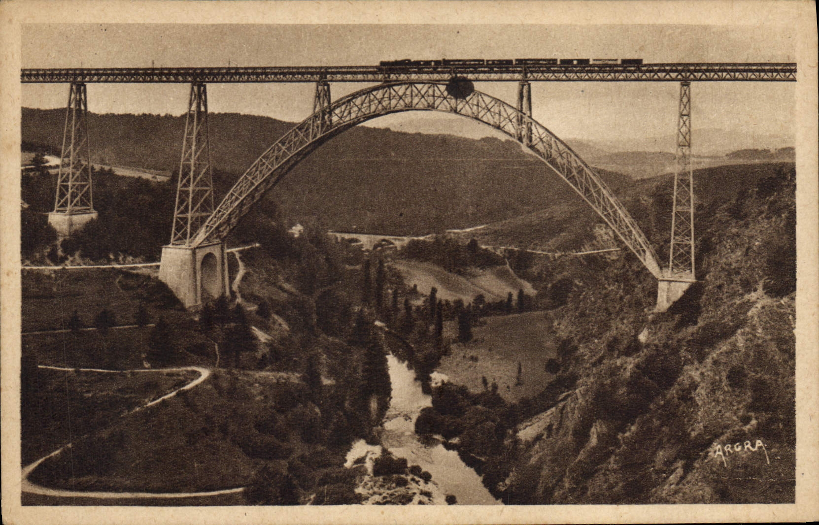 CPA Garabit Cantal Viaduc et Vallee de la Truyere 