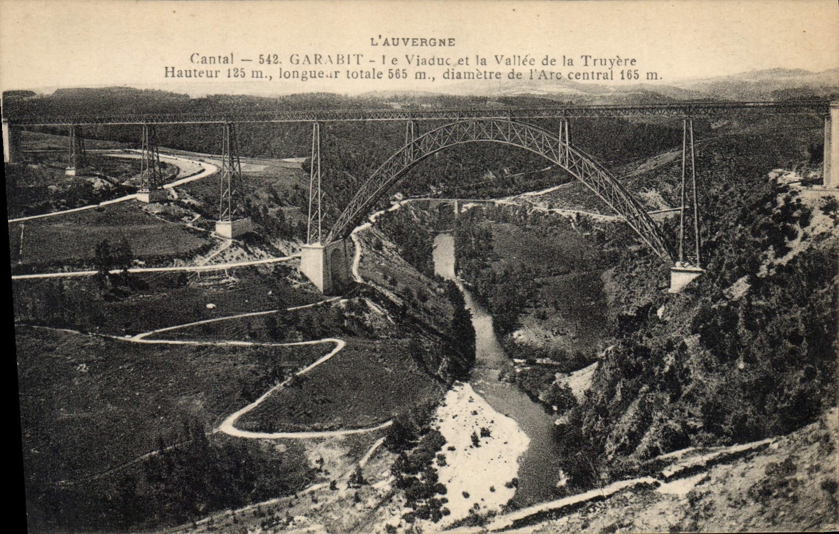CPA L'Auvergne Cantal Garabit Le Viaduc et la Vallee de la Truyere 