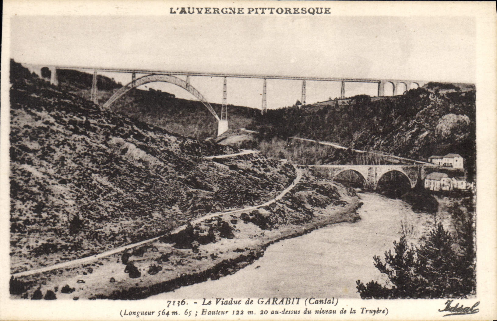 CPA L'Auvergne Pittoresque Le Viaduc de Garabit Cantal 