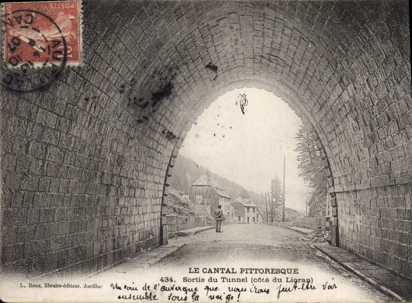 Sortie du Tunnel (côté du Licran) — Le Cantal pittoresque — L. Roux, libraire-éditeur, Aurillac