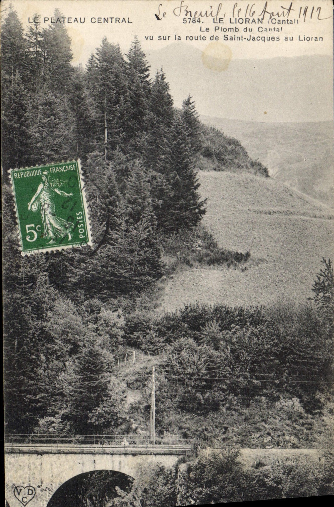 CPA Le Plateau Central Le Lioran Cantal La Plomb du Cantal vu sur la route de Saint Jacques au Liora