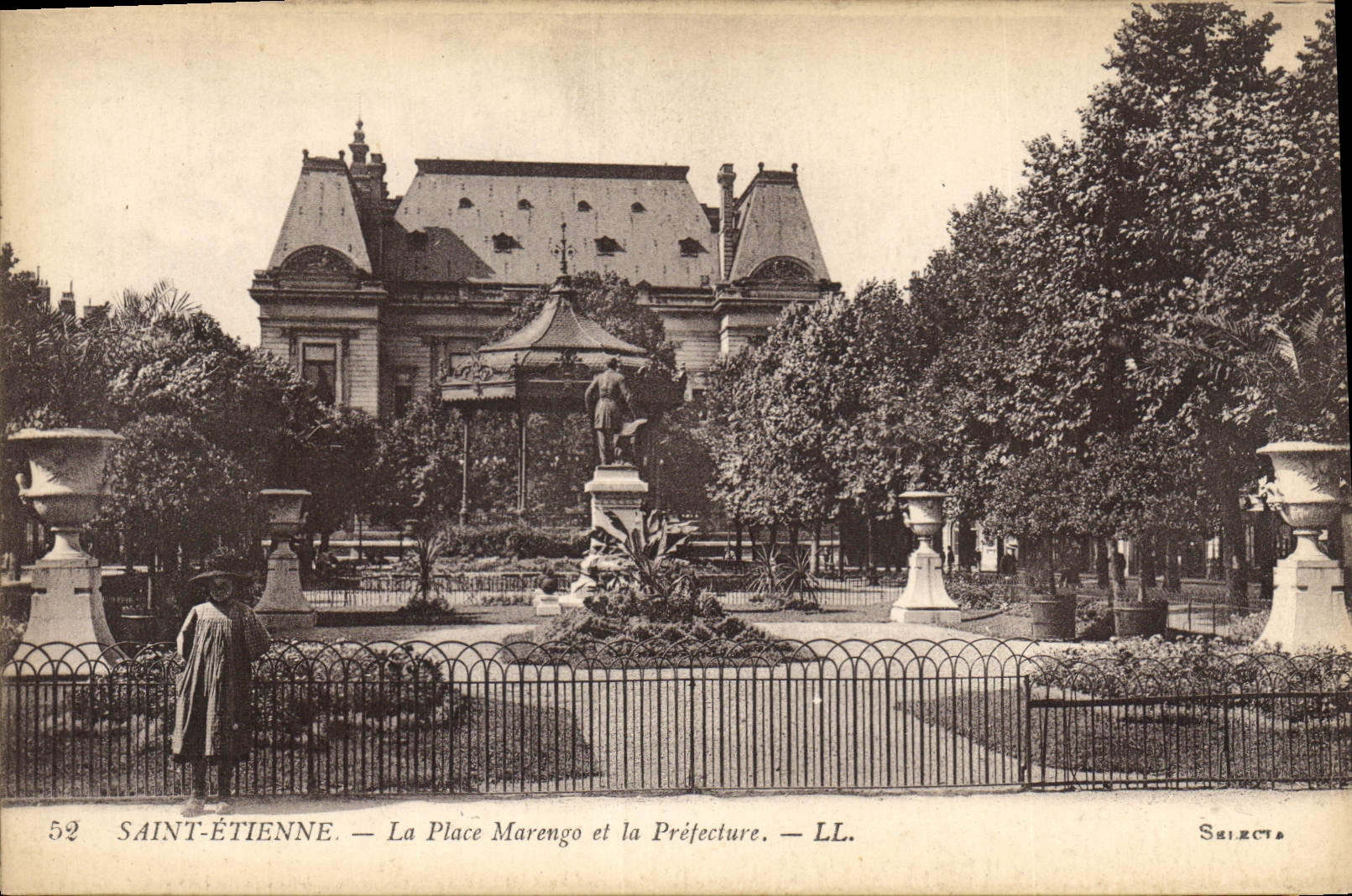 CPA Saint Etienne La Place Marengo et la Prefecture 