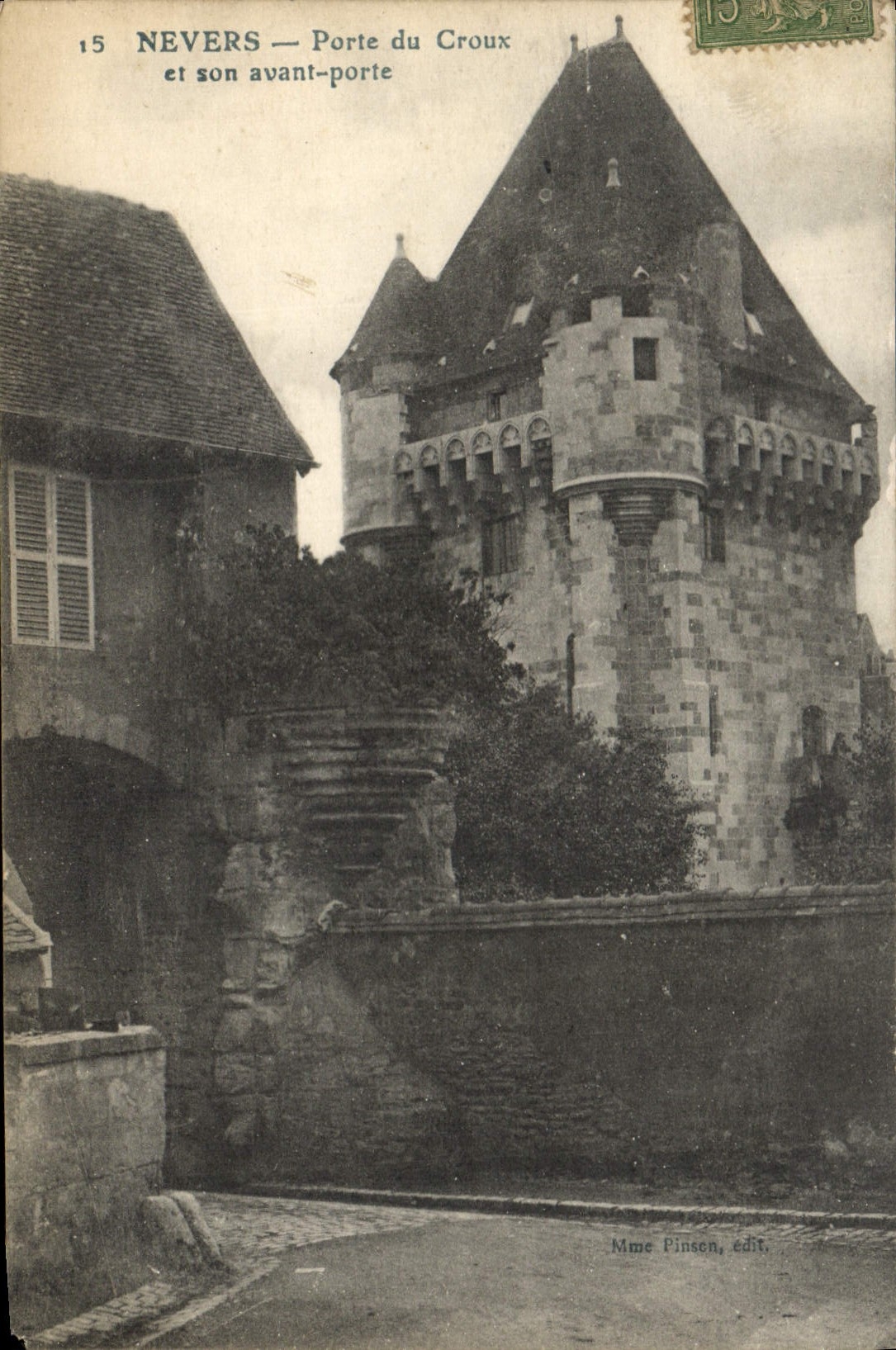 CPA Nevers Porte du Croux et son avant porte 