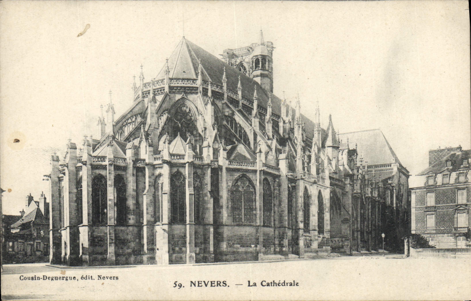 CPA Nevers La Cathedrale 