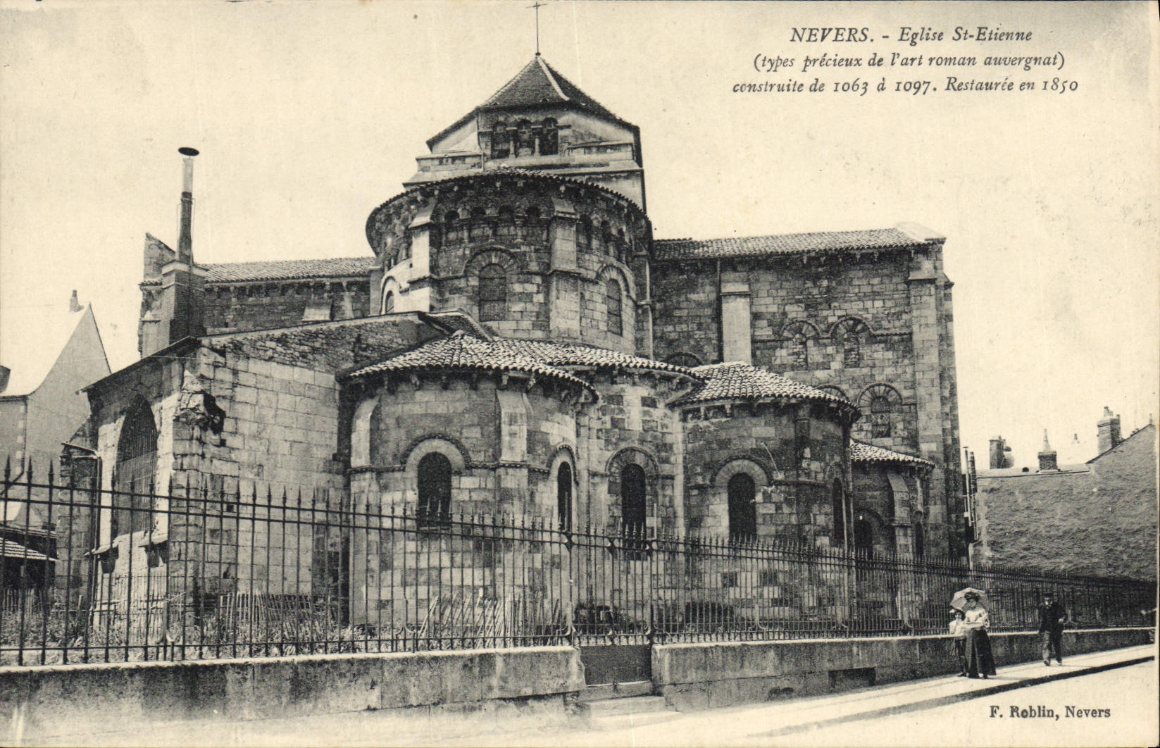 Nevers — Kirche Saint-Étienne — wertvolle Beispiele der romanischen Kunst aus Auvergne — F. Roblin, Nevers