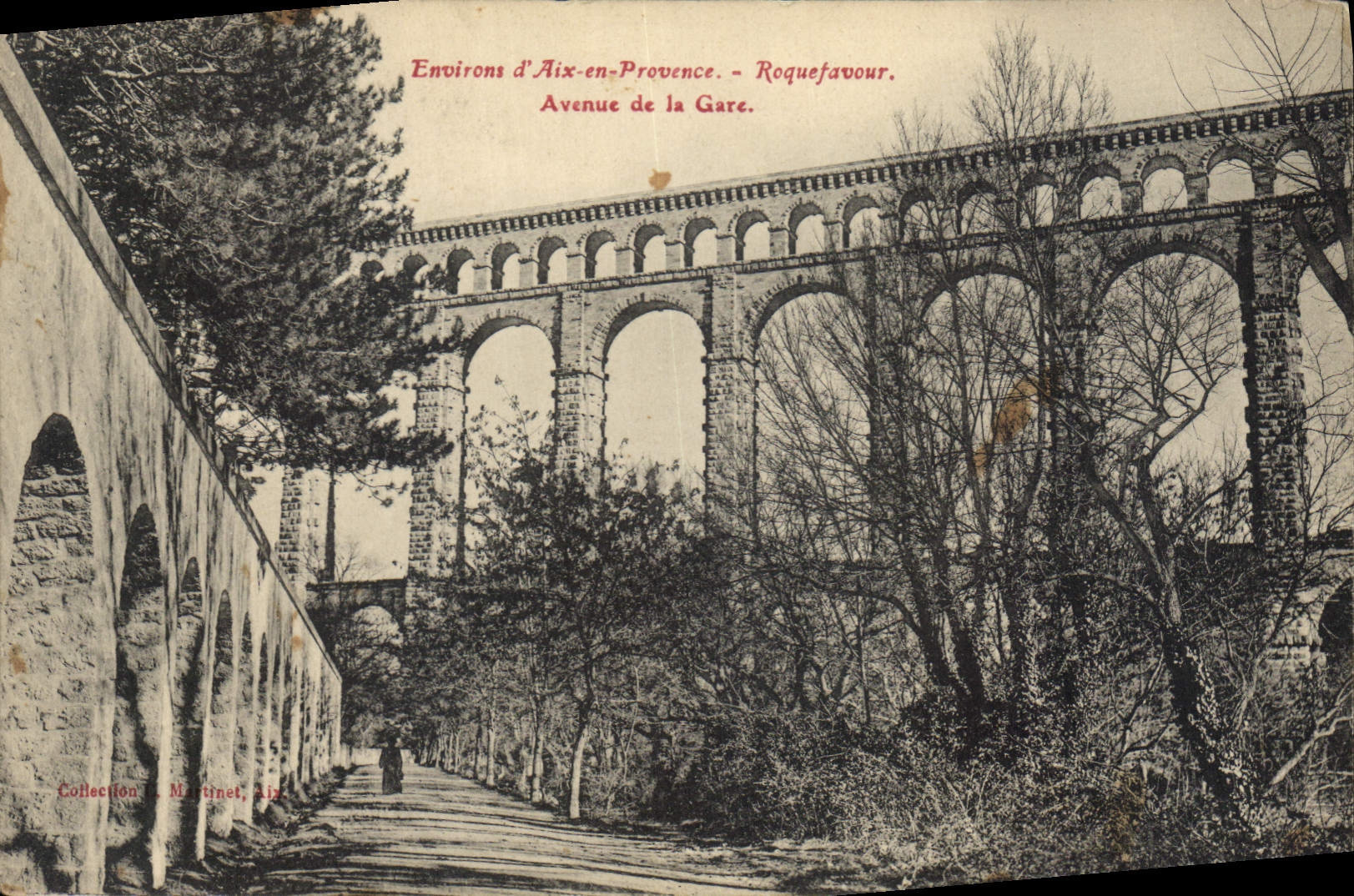 Environs d'Aix-en-Provence - Roquefaavour. Avenue de la Gare. - Collection Martinet, Aix