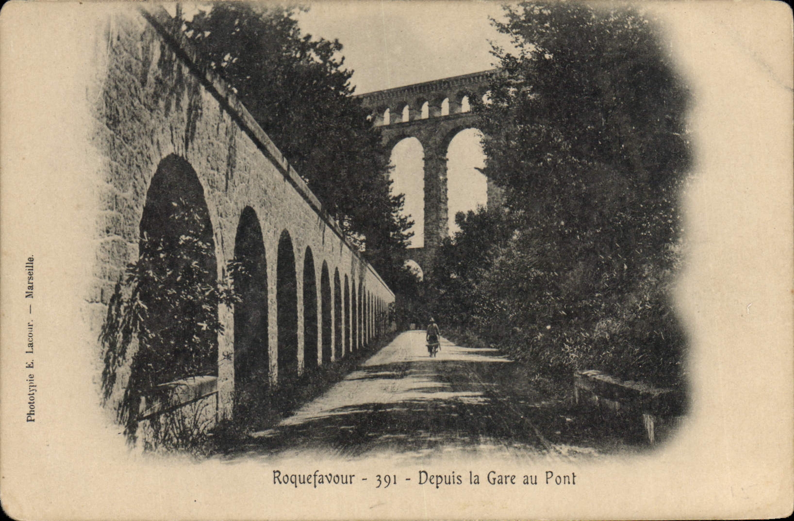 CPA Roquefavour Depuis la Gare au Pont 