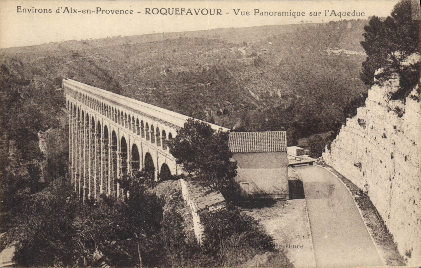 CPA Environs d'Aix en Provence Roquefavour Vue Panoramique sur l'Aqueduc 