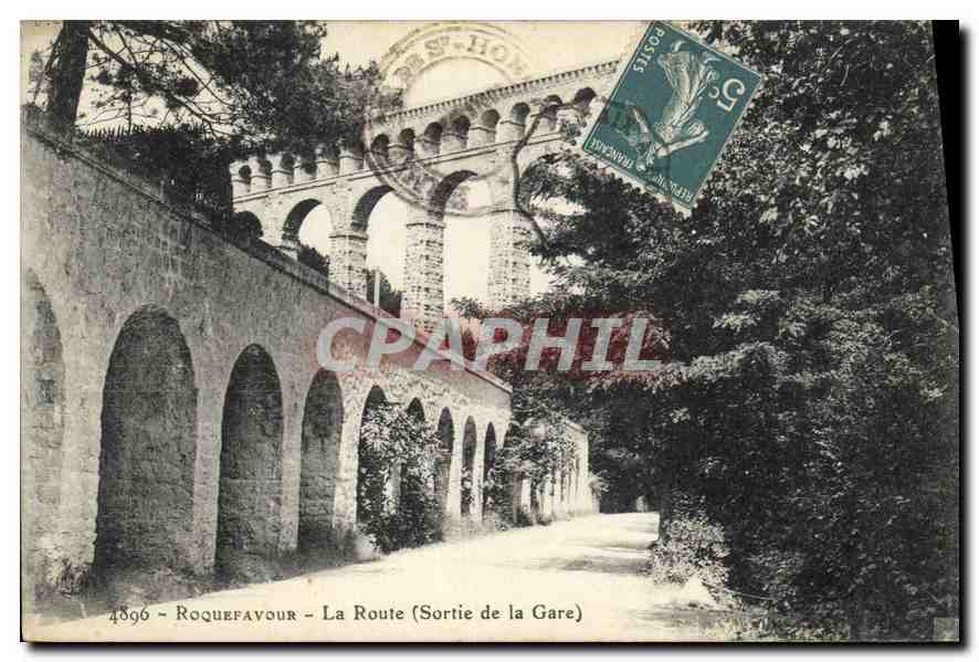 CPA Roquefavour La Route Sortie de la Gare 