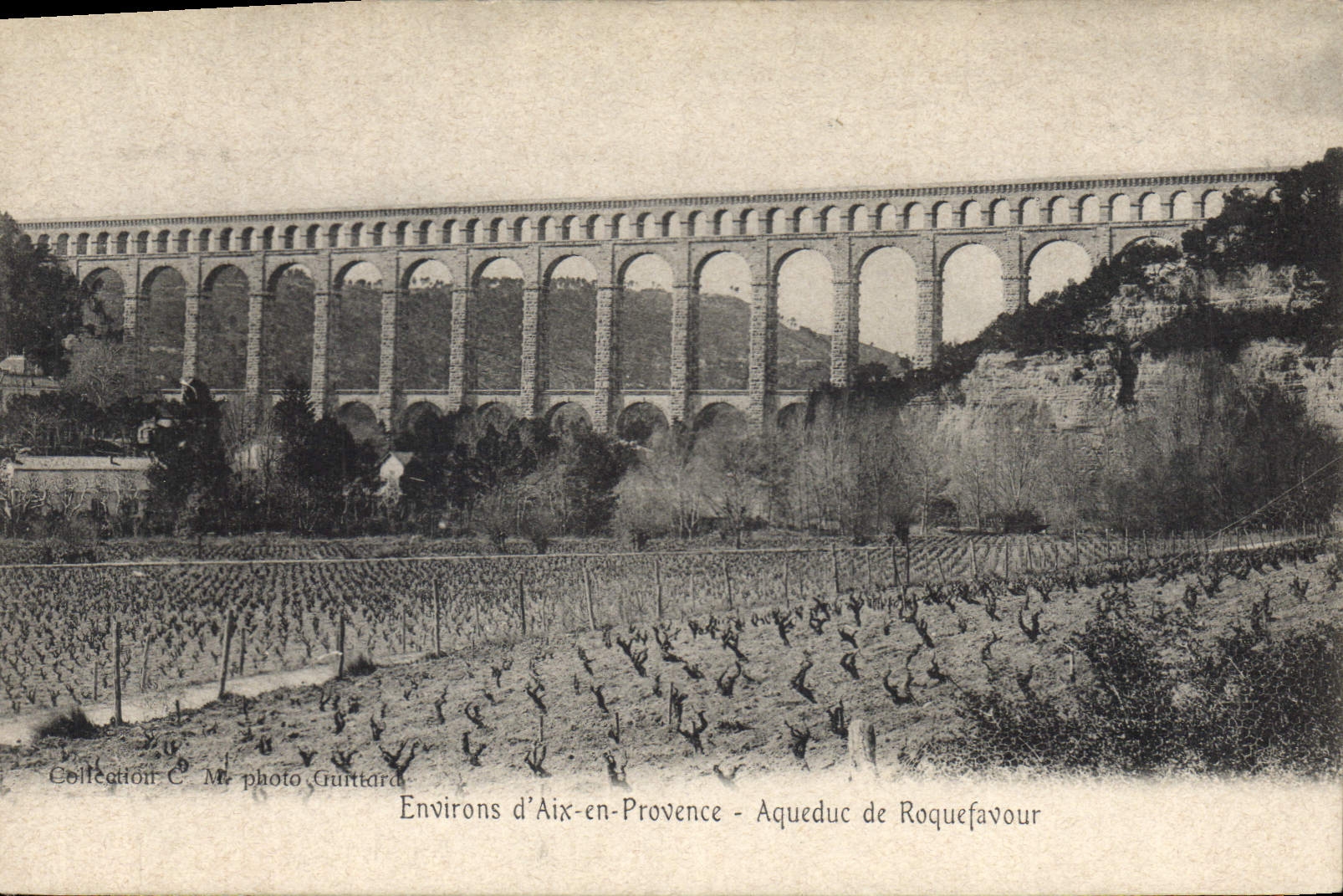 CPA Environs d'Aix en Provence Aqueduc de Roquefavour 