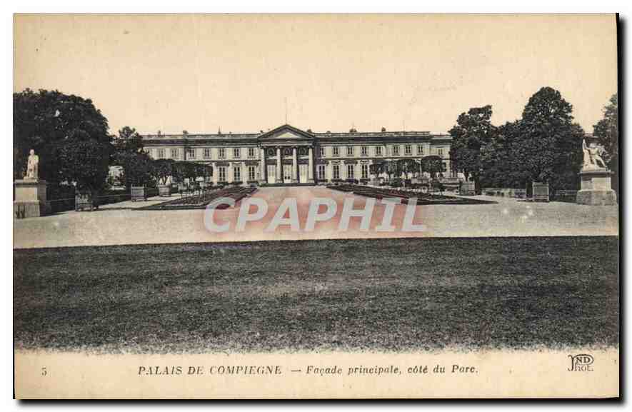 CPA Palais de Compiegne Facade principale cote du Parc 