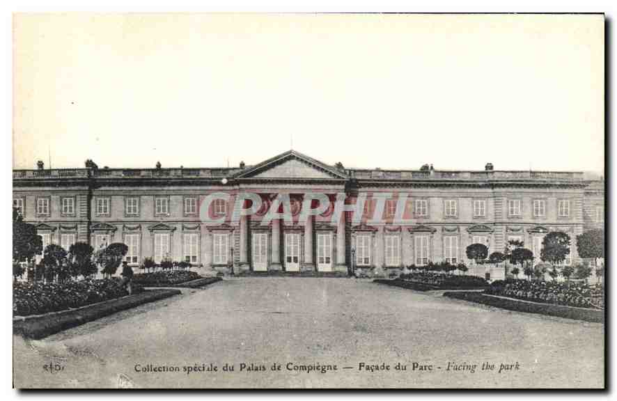 CPA Collection speciale du Palais de Compiegne Facade du Parc 