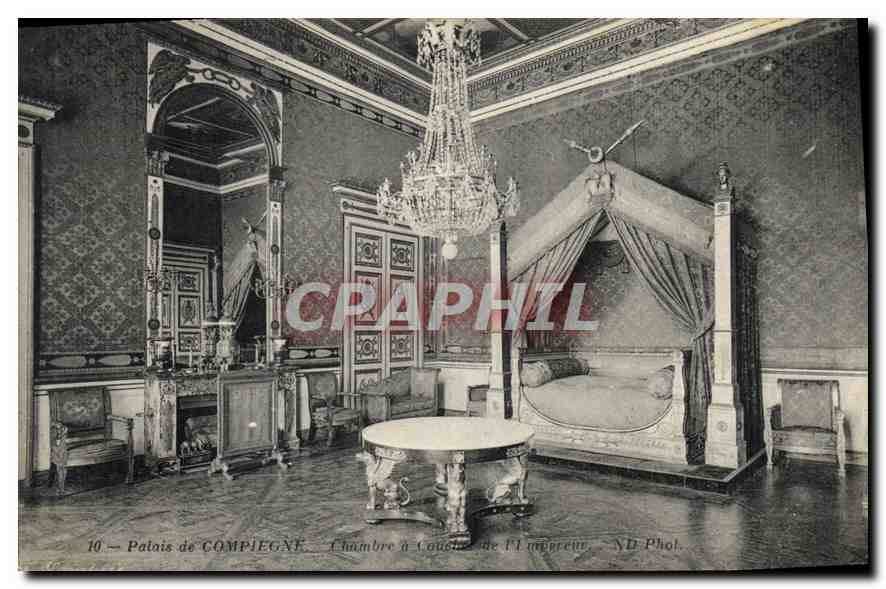 CPA Palais de Compiegne Chambre a Coucher de l'Imperatrice 