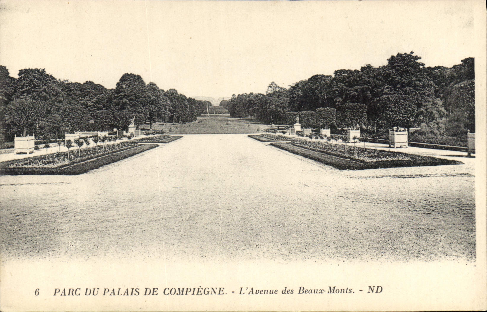 Parc du Palais de Compiègne — L'Avenue des Beaux-Monts — ND — Éditeur ND