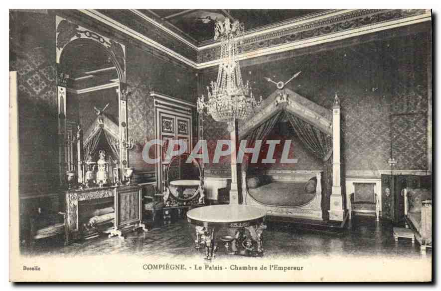 CPA Compiegne Le Palais Chambre de l'Empereur 