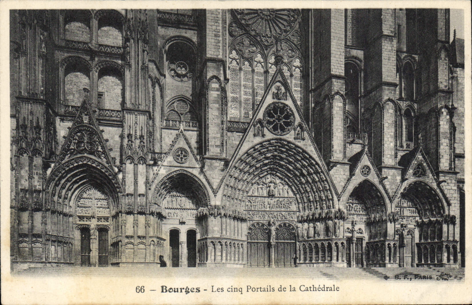 CPA Bourges Les Cinq Portails de la Cathedrale 
