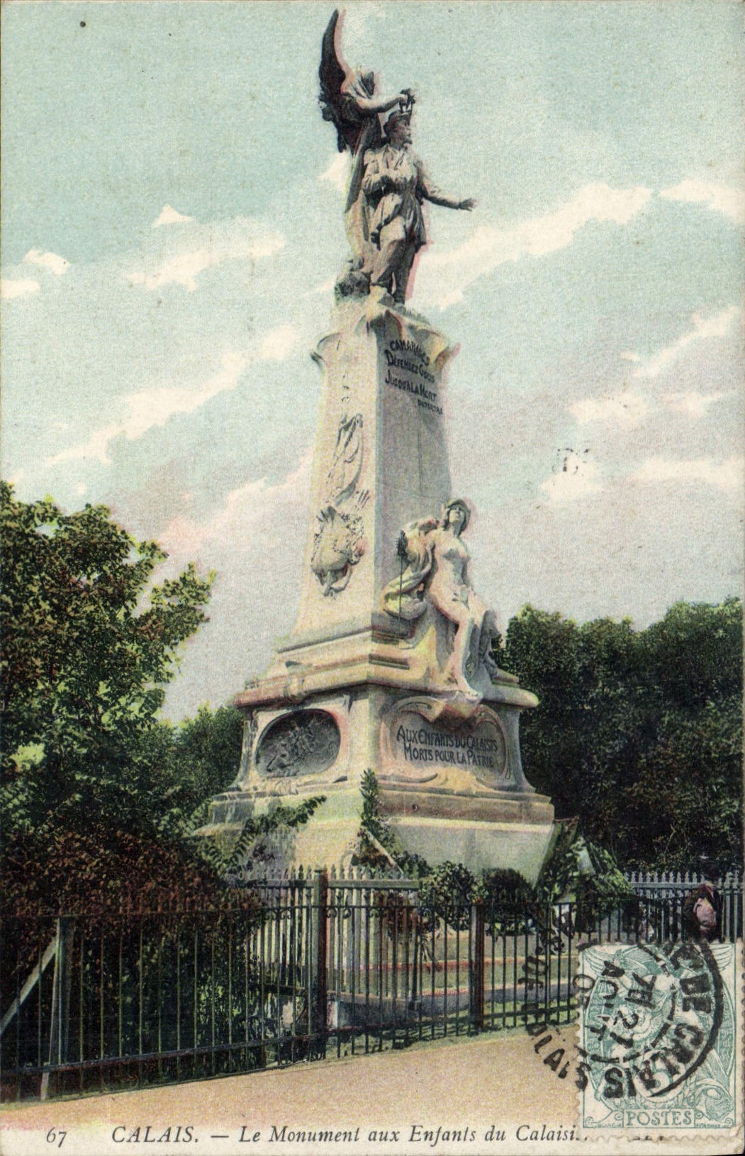 CPA Calais Le Monument aux Enfants 