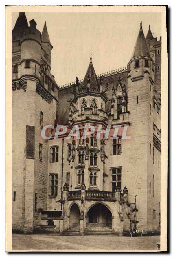 Schloss Pierrefonds — Die Ehrenstiege — Les Éditions d'Art YVX, Paris