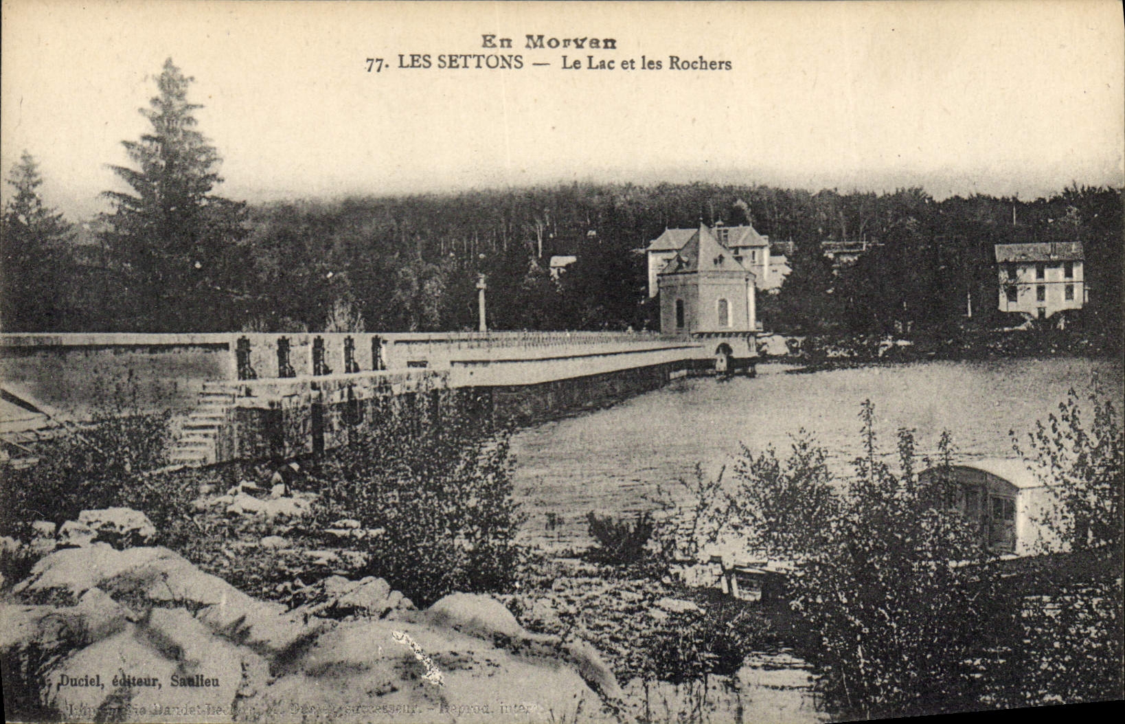 CPA En Morvan Les Settons Le Lac et les Rochers 