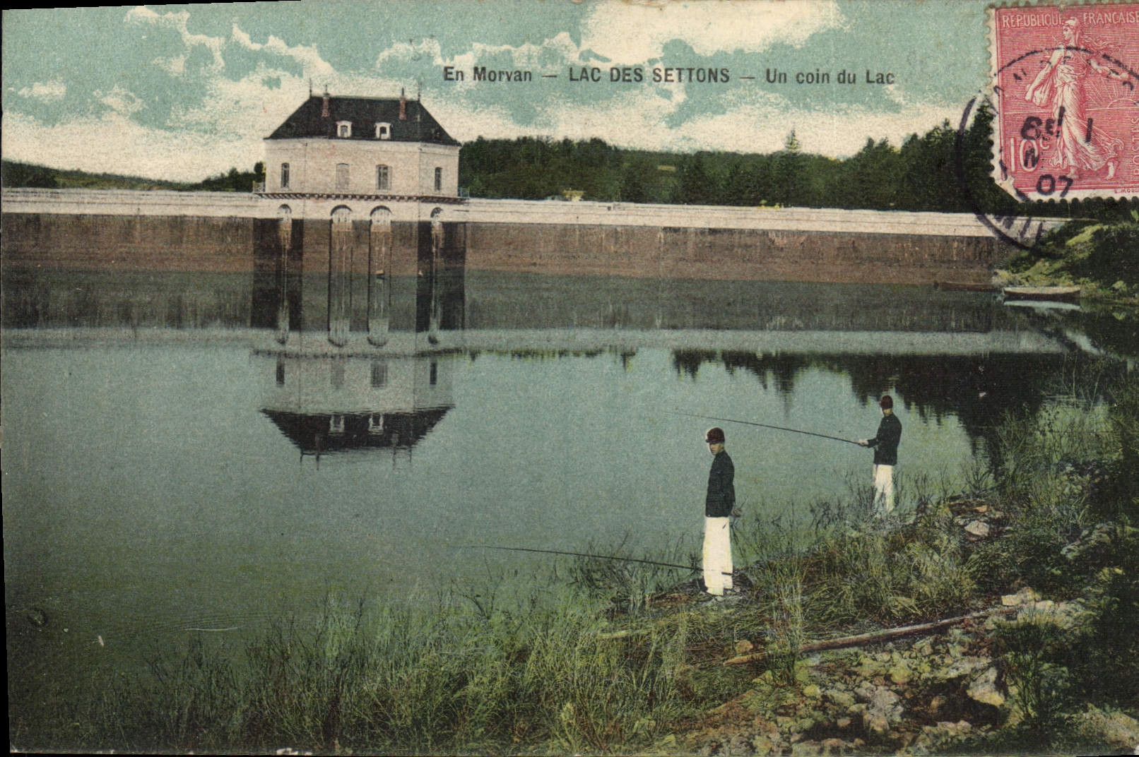 CPA En Morvan lac des Settons un coin du Lac Peche Pecheur Militaria