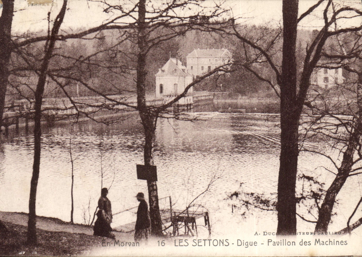 CPA En Morvan les Settons Digue Pavillon des  Machines 
