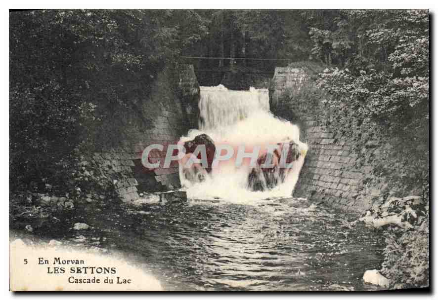 Les Settons — Cascade du Lac — En Morvan