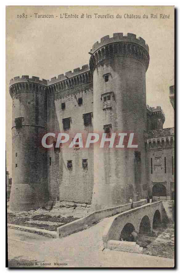 CPA Tarascon l'entree et les Tourelles du Chateau du Roi Rene 