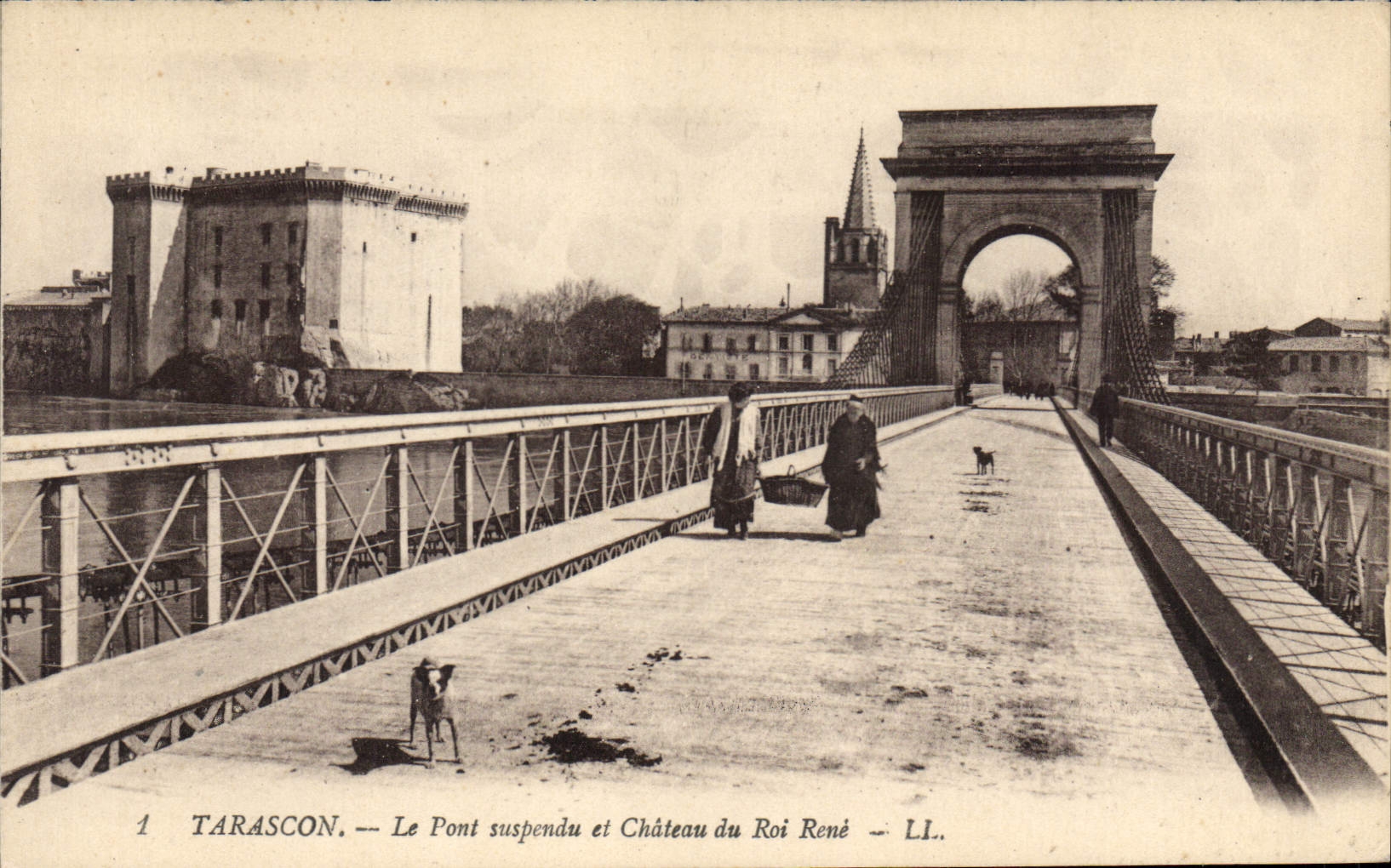 Tarascon — Le Pont suspendu et Château du Roi René — LL.