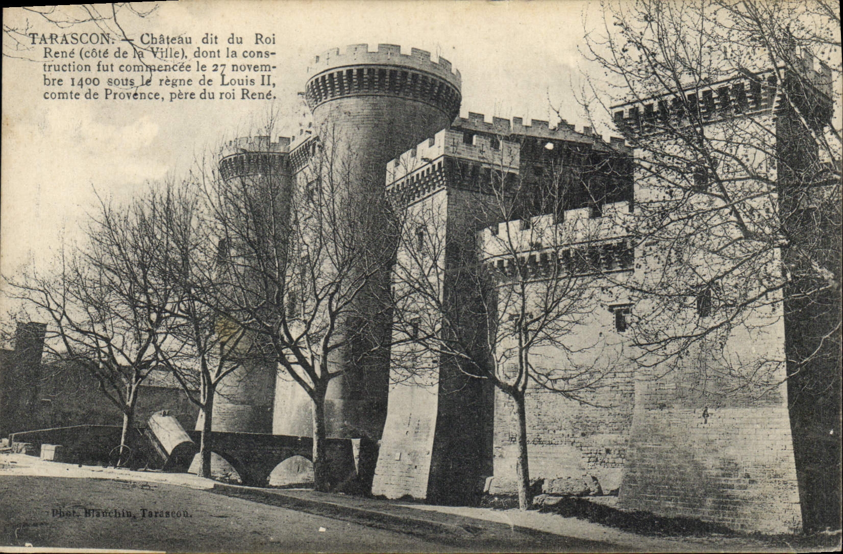 Tarascon — Château dit du Roi René (côté de la Ville) — Phot. Blanchin, Tarascon