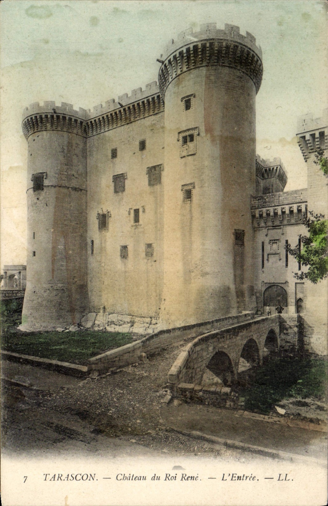 CPA Tarascon Chateau du Roi Rene l'entree 