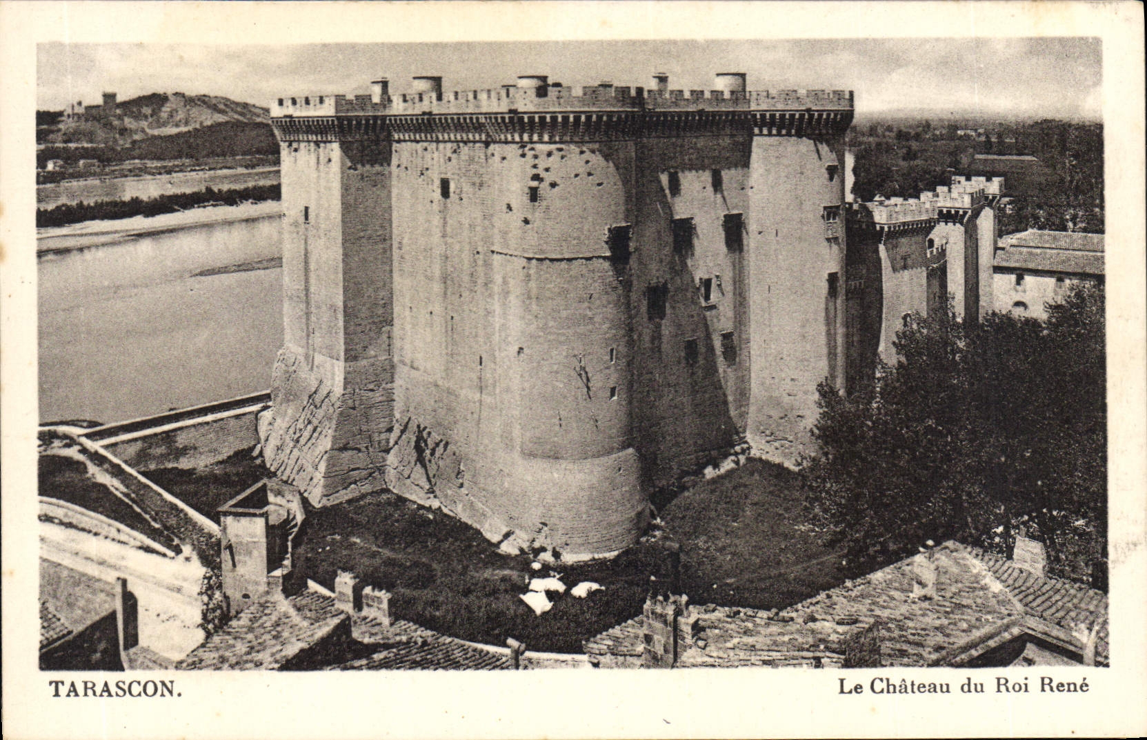 Tarascon — Le Château du Roi René — C.A.P. Paris