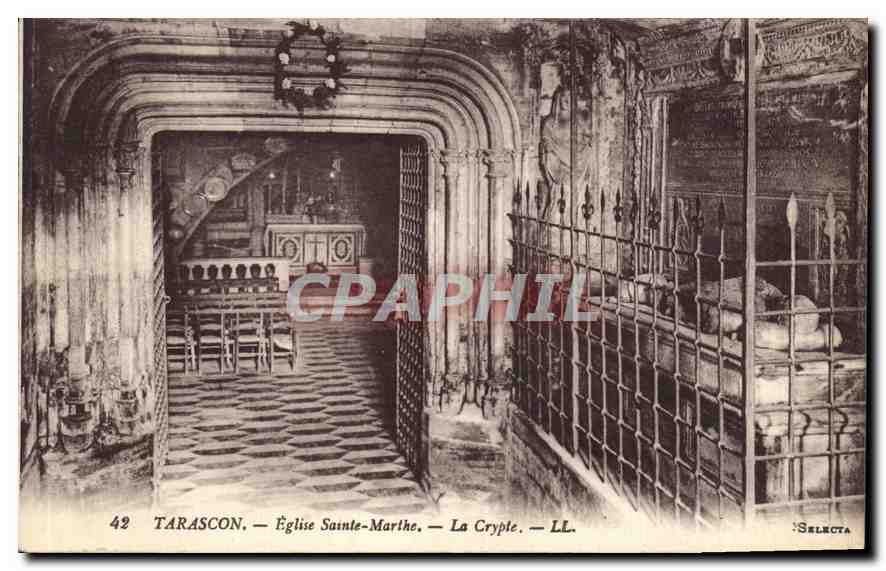 CPA Tarascon Eglise Sainte Marthe la Crypte 
