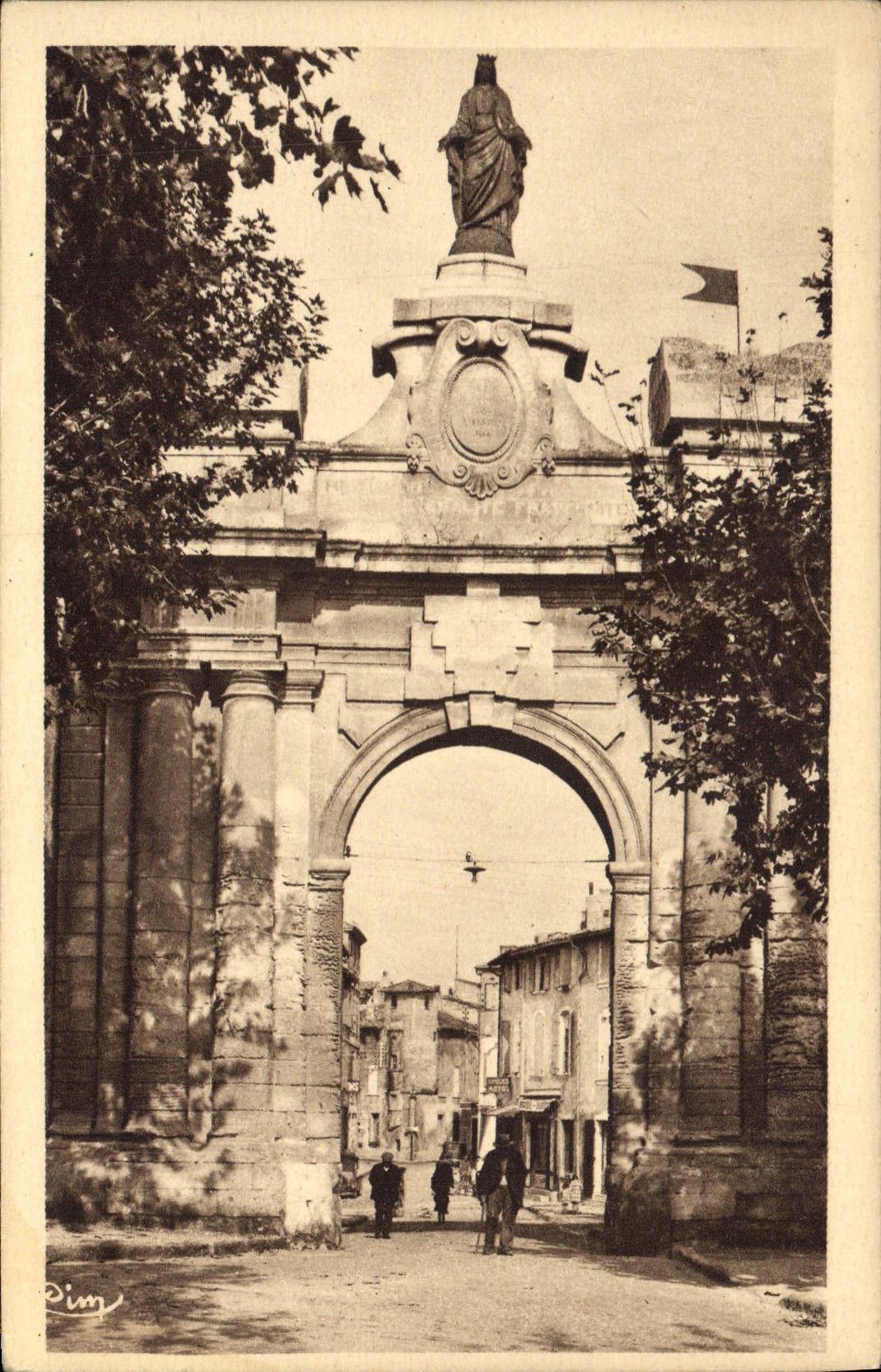 CPA Tarascon sur Rhone B du Rh la Porte St Jean 