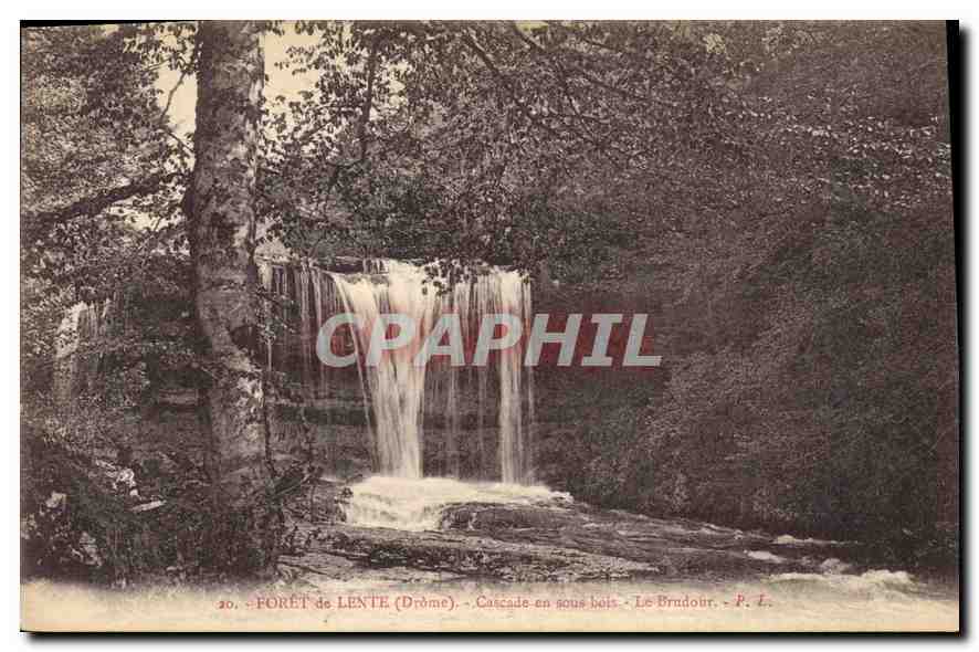 Forêt de Lente (Drôme) — Cascade en sous bois — Le Drudour — P. L.