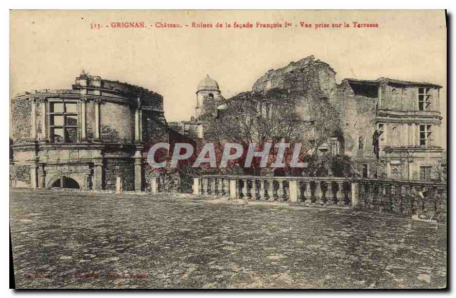 Grignan - Château - Ruines de la façade François Ier - Vue prise sur la Terrasse